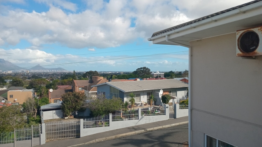 4 Bedroom Property for Sale in Avondale Western Cape